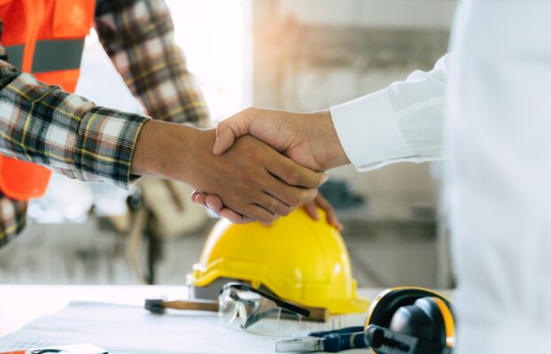 Taahhütlü İnşaat Nedir, Firmayı Nasıl Bağlar?